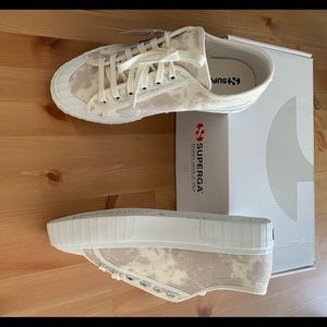 Superga platform sneaker